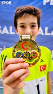 buyuksehir-sporcusu-uc-sampiyonada-da-zirveyi-birakmadi-upper-tr-rHnQxDkJ.jpg