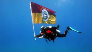 fethiyede-dalgiclardan-deniz-altinda-sampiyonluk-kutlamasi-upper-tr-lbQhF9Ut.jpg
