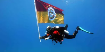 fethiyede-dalgiclardan-deniz-altinda-sampiyonluk-kutlamasi-upper-tr-lbQhF9Ut.jpg