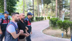 her-gun-ise-gider-gibi-hirsizlik-yapip-140-ayri-suctan-20-milyonluk-vurgun-yapti-eSGfSSsm.jpg