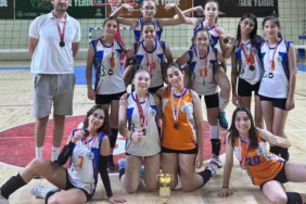 MUĞLA BÜYÜKŞEHİR'İN VOLEYBOL TAKIMLARINDAN ÇİFTE BAŞARI