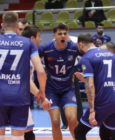 arkas-sporda-5-oyuncu-gitti-B3Oaf63K.jpg