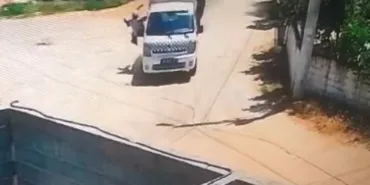 aydinda-cop-toplama-aracindan-dusen-isci-agir-yaralandi-mxI9ZEsU.jpg