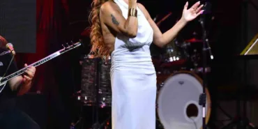 azka-otelde-bayram-coskusu-hande-donmezden-unutulmaz-performans-Jq9BsuJ3.jpg