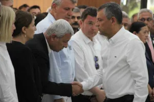 ferdi-zeyrek-icin-taziye-kabulune-baslandi-9bDmXzQx.jpg