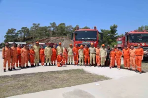fethiyede-orman-yangini-gonulluleri-ile-toplanti-yapildi-t2ZOTCAj.jpg