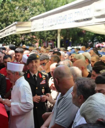 hayatini-kaybeden-astsubay-izmirde-son-yolculuguna-ugurlandi-VGwGy4Mv.jpg