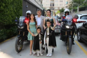 hem-teskilat-gururunu-hem-baba-sevincini-bir-arada-yasadi-Y2wwiYJT.jpg