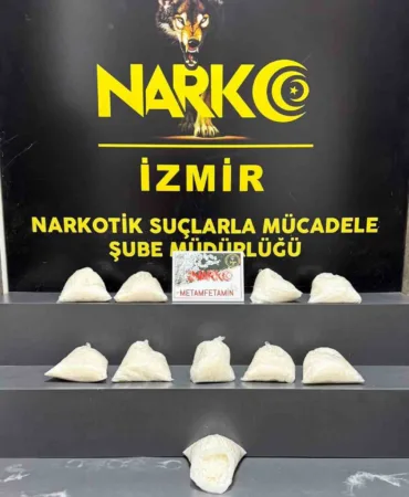 izmirde-10-kilo-metamfetamin-ele-gecirildi-jt5ytQkQ.jpg