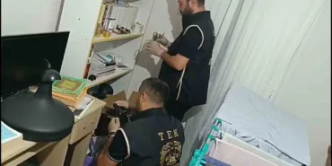 izmirde-fetonun-hucre-evlerine-operasyonda-27-tutuklama-irkRHaYO.jpg