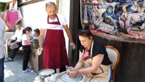 kutahyanin-tarihi-mekanlarindan-germiyan-sokakta-cini-sanati-yeniden-canlaniyor-SjDWcfBr.jpg