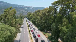 marmaris-gokova-yolunda-7-kilometrelik-arac-kuyrugu-havadan-goruntulendi-YCqqb4XY.jpg
