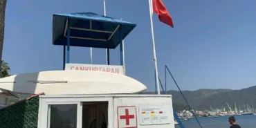 marmariste-mavi-bayrakli-halk-plajinda-cankurtaranlar-goreve-basladi-1z5fs28u.jpg