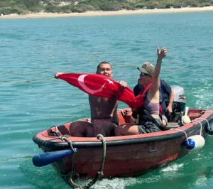 tuna-tunca-mans-denizini-yuzerek-gecen-otizmli-ilk-turk-sporcu-oldu-4sbiPyWR.jpg