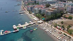turizmciler-ve-tatilciler-marmaris-sadece-gece-hayatindan-ve-o-goruntulerden-ibaret-degil-j7eS3V8E.jpg