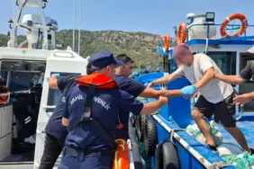 BALIKÇI TEKNESİNDE RAHATSIZLANAN VATANDAŞA TIBBİ TAHLİYE