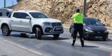 DİLAN ÇITAK, POLİSİN ÜZERİNE ARABA SÜRDÜ TATLISES'İN KIZI BODRUM'U BİRBİRİNE KATTI