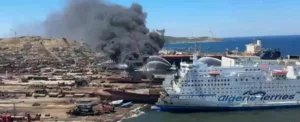 aliagada-alevler-icinde-kalan-tanker-gemi-bu-sabah-sondurulebildi-km1iarJ2.jpg