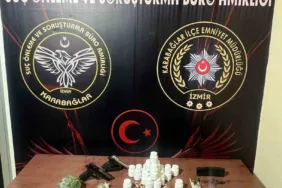 izmirde-uyusturucu-ve-silah-kacakciligi-2-gozalti-CtA83wPr.jpg