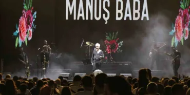 manus-baba-demotta-hayranlariyla-bir-araya-geldi-UFpf5tEW.jpg