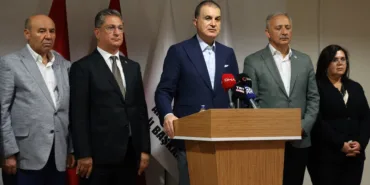 AK PARTİ SÖZCÜSÜ ÇELİK: "ÖZGÜR ÖZEL'İN CUMHURBAŞKANIMIZI FİLİSTİN KONUSUNDA ELEŞTİRECEK KAPASİTESİ YOKTUR" "TAM TERSİNE, KENDİ PARTİSİNDEKİ BU SAVRULMAYI VE BU İÇLER ACISI DURUMU DÜZELTMEKLE UĞRAŞMALI VE BUNUNLA YÜZLEŞMELİ" "DIŞ POLİTİKA MESELELERİNDE DE SÜREKLİ OLARAK YANLIŞ YAPMAYA DEVAM EDİYORLAR" "FİLİSTİN KONUSU TÜRKİYE'NİN MİLLİ DAVASIDIR"