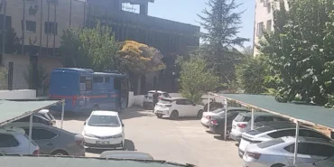 MENTEŞE BELEDİYE BAŞKANI ARAS'IN ANANESİNİN EVİNE SALDIRAN ŞÜPHELİLER ADLİYEYE SEVK EDİLDİ