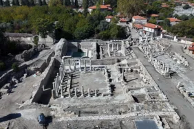 STRATONİKEİA ANTİK KENTİNDEKİ 'ROMA HAMAMINA' ZİYARETÇİ AKINI