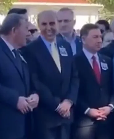 sehit-cenazesinde-buyuk-saygisizlik-protokol-uyeleri-gulustuler