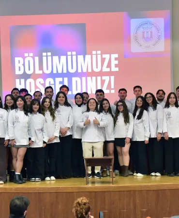 MSKÜ'DE BİR İLK: GASTRONOMİ ÖĞRENCİLERİNE AŞÇI CEKETİ GİYDİRİLDİ