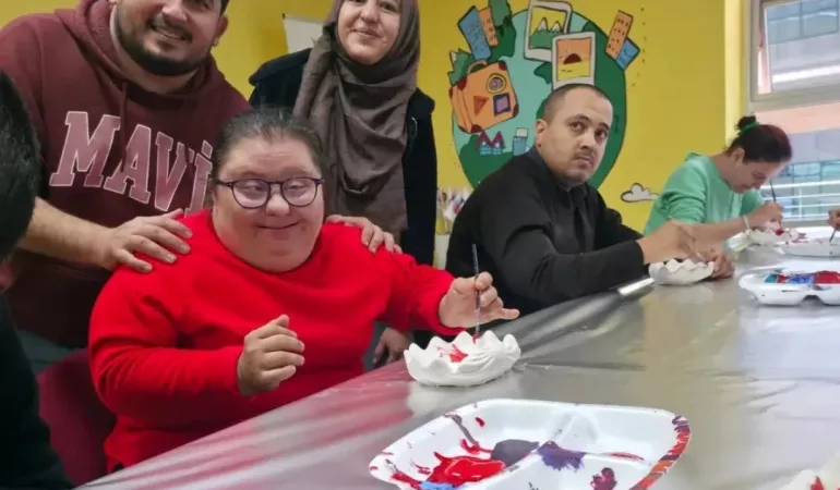 MUĞLA'DA ÖZEL BİREYLER ENGELLERİ SANATLA AŞTI