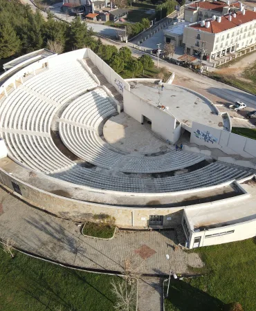 ŞADAN GÖKOVALI AÇIK HAVA TİYATROSU YENİLENİYOR