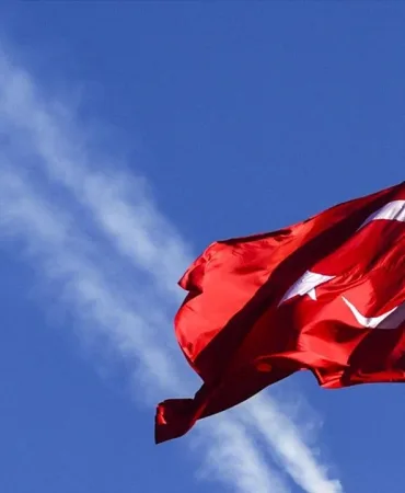 savunma-sanayisinden-sosyal-medyada-turk-bayragi-paylasimi.jpg