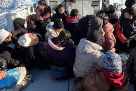 DÜZENSİZ GÖÇMENLER MAHSUR KALDI