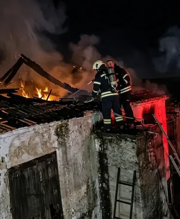 milas-ta-ev-yangini-mahalleli-_1774898537_2LNQTA