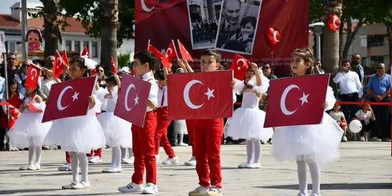 23-nisan-coskusu-milas-ta-atap_1745415580_ePCigD