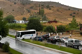 milasta-yagis-kazayi-beraberinde-getirdi-otobus-kontrolden-cikti-1786885135